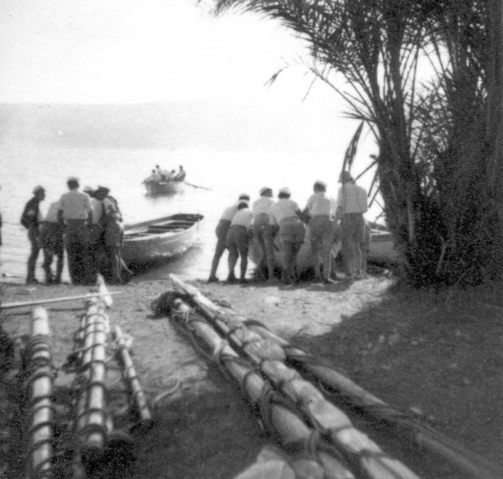 קורס הפועל וזבולון בכינרת – 1940 – העלאת סירות מהמים