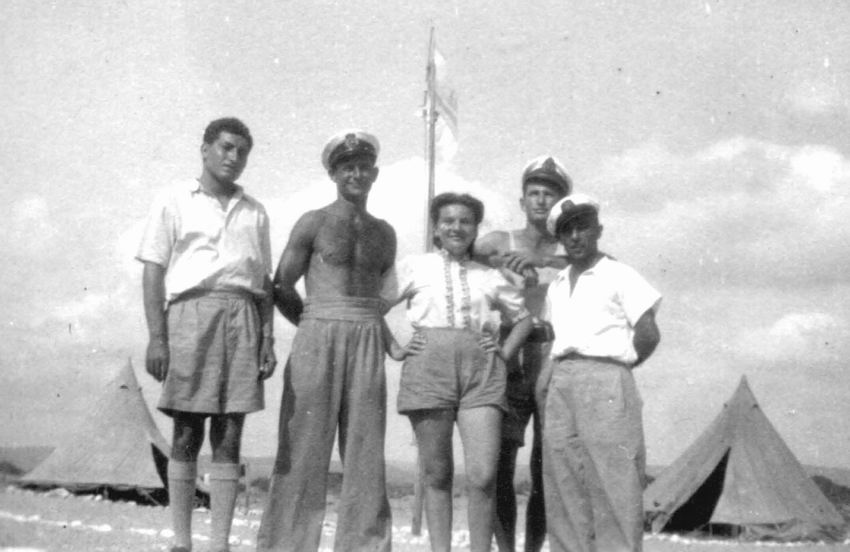 מחנה ימי בעתלית – 1944 – אליעזר בן-ארצי / אברהם זכאי / אברהם כהן